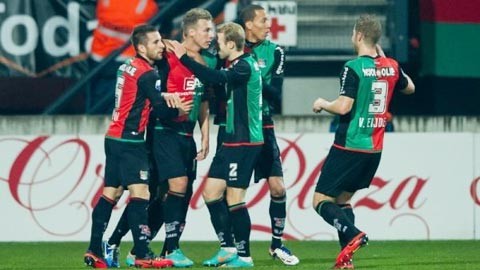 在果岭上稳 在果岭上稳